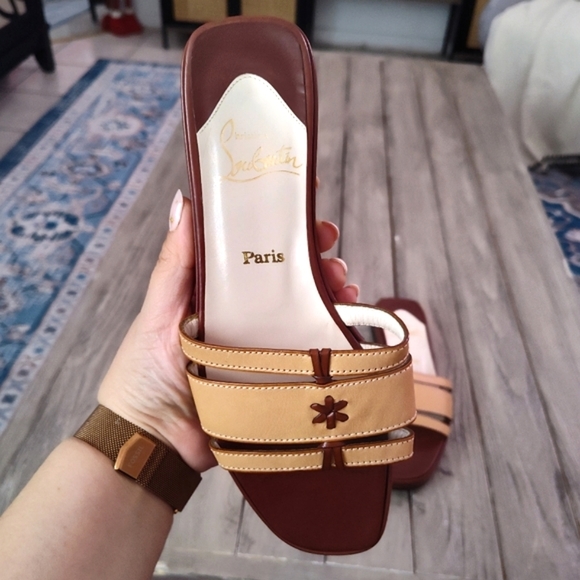 Christian Louboutin Vintage Leather Sandal in Tan/Oak Combo Euro 37 - Picture 9 of 15